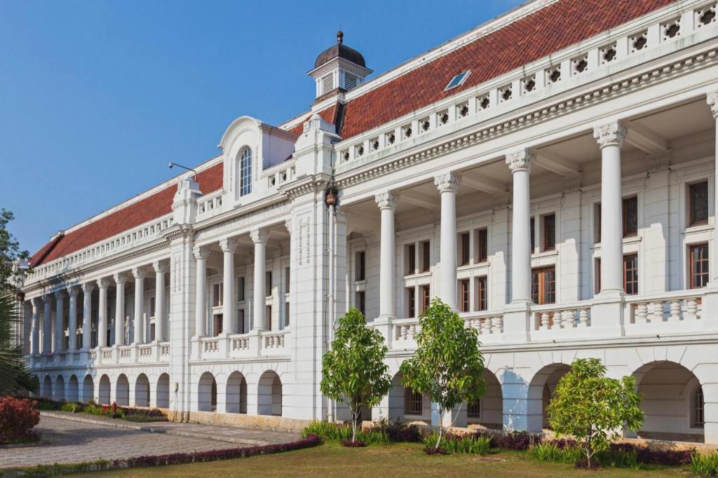 Oriental Residence Pasar Baru Jakarta Exterior foto